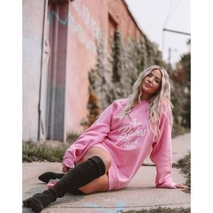 ISO birds papaya brunette the label sweater